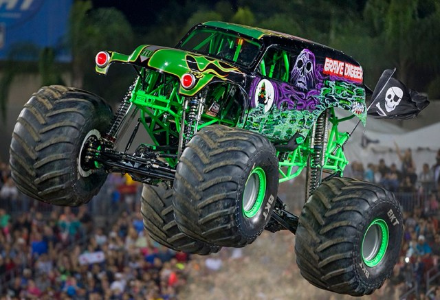 gravedigger16_02.jpg