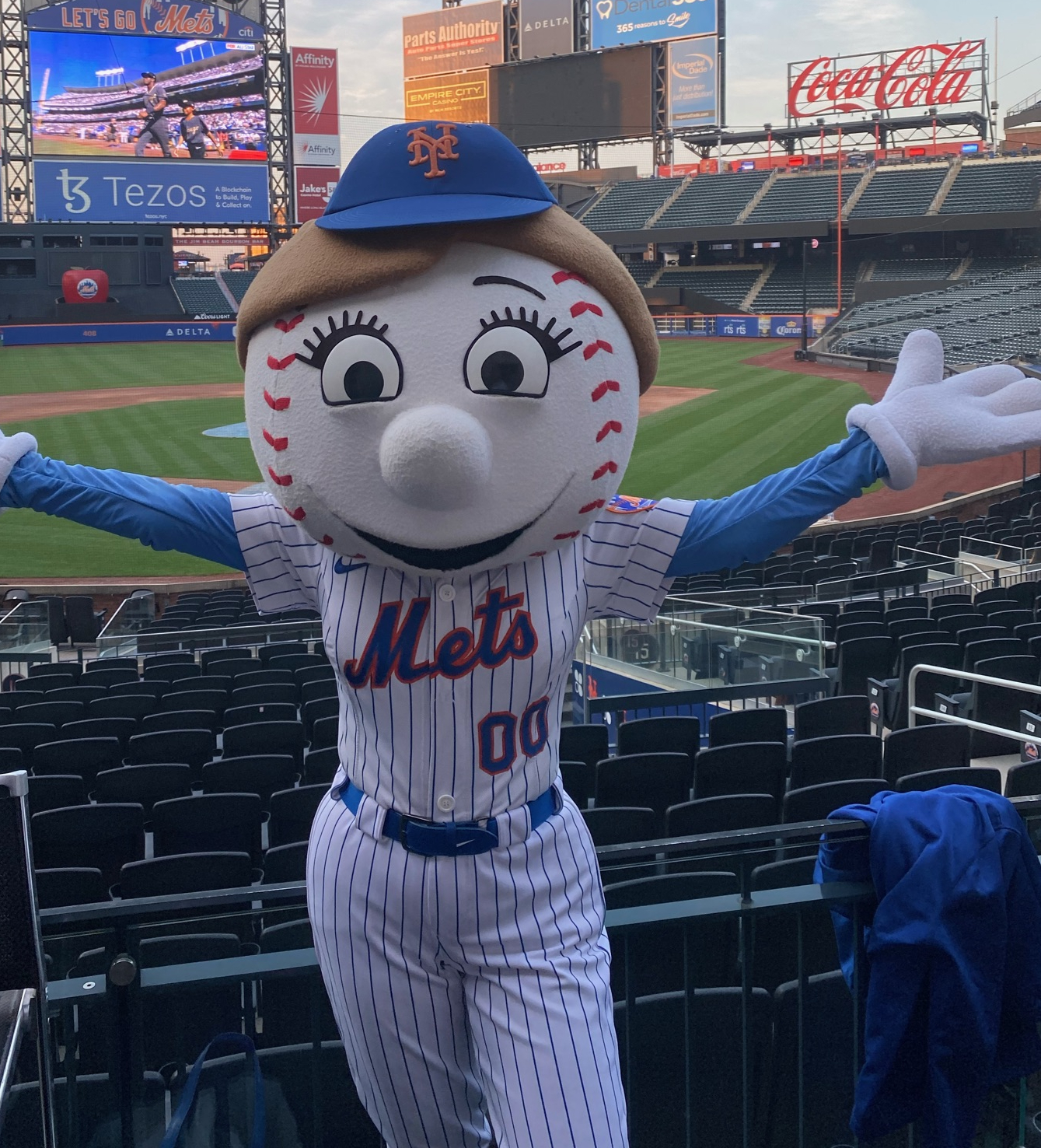 Mrs. Met
